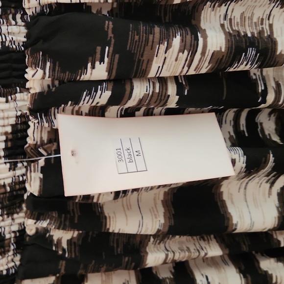 Skirt - Picture 2 of 3